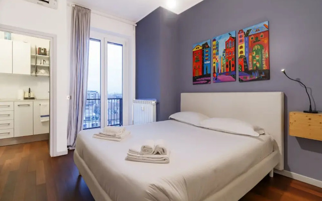 JOIVY Sleek Flat W/Balcony