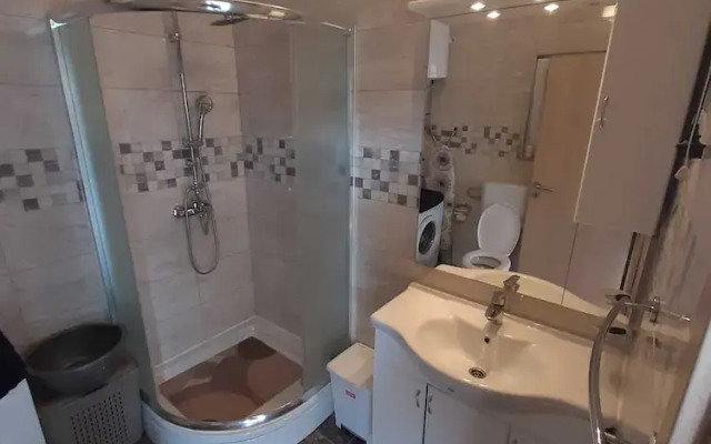 Cozy Apartments With Private Balcony Vinisce