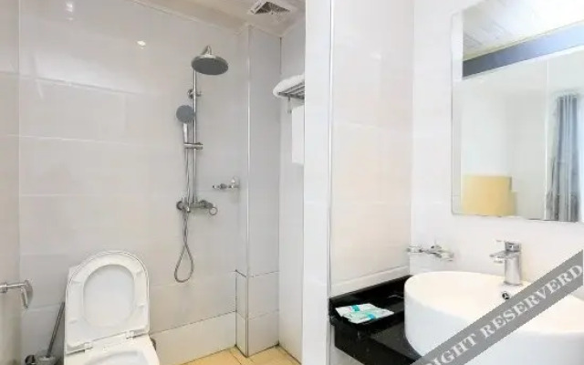 Junyi Hotel (Weizhou Island)