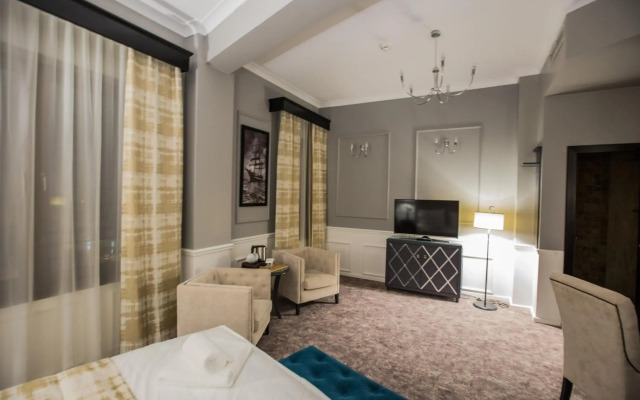 Peninsula Boutique Hotel