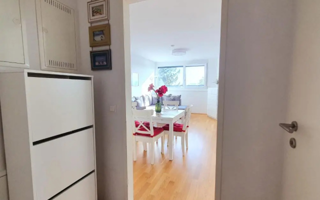 Near Lake Stylish & Fully Furnished Apartment