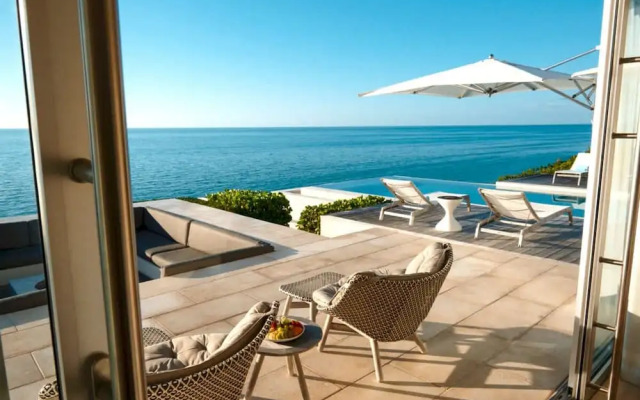 Private Oceanfront Luxury Infinity Pool Slide