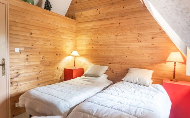 Lively Holiday Home With Private Pool