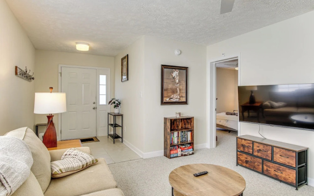 3 Mi to Hopelands Gardens: Family Aiken Home!