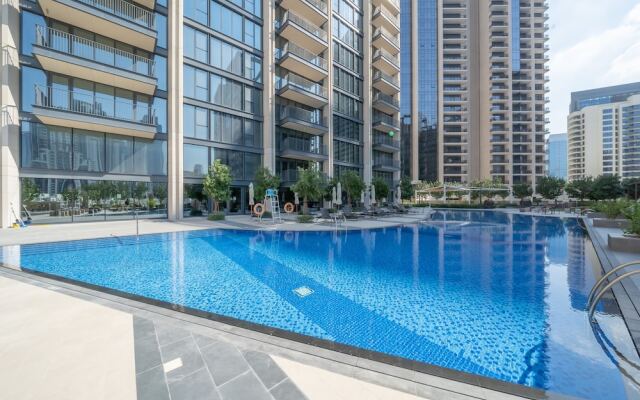 Spacious Apt With Spectacular Burj Khalifa Views