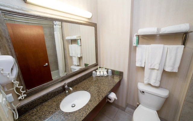 Holiday Inn Express Hotel & Suites Drayton Valley by IHG