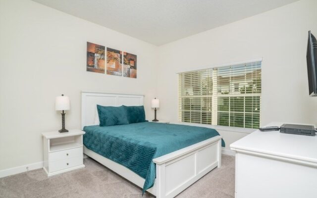 1566plunker 4 Bedroom Townhouse by RedAwning