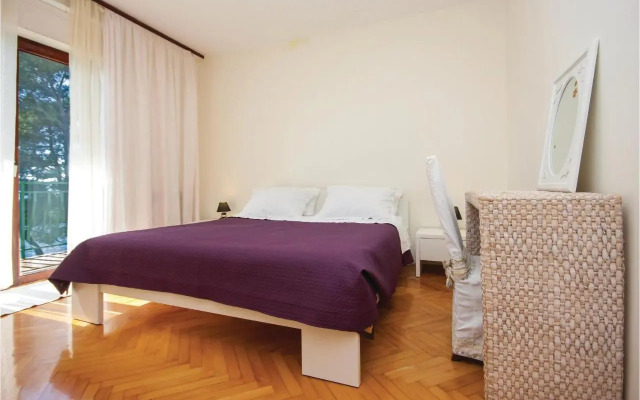 Three-Bedroom Apartment in Brodarica