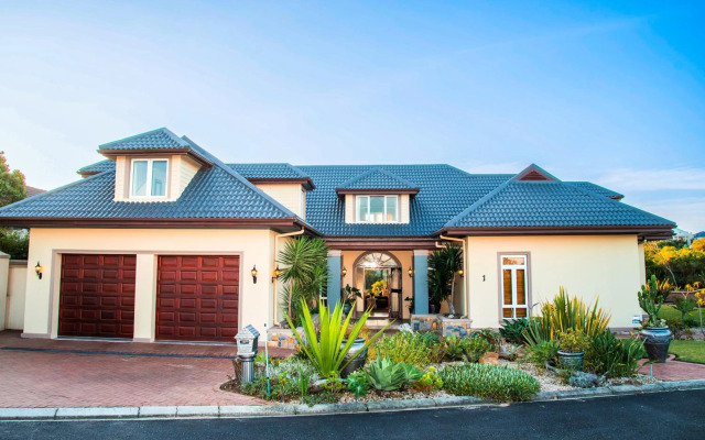 Pezula Magic Retreat - 4 Bedroom Lagoon View Home