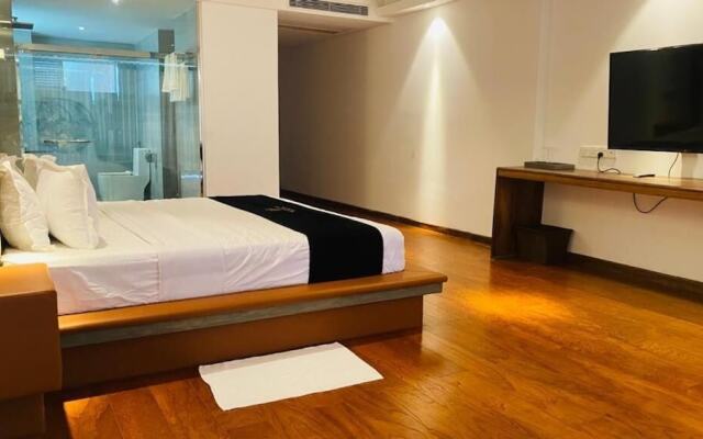 Mazarine Surf Suites