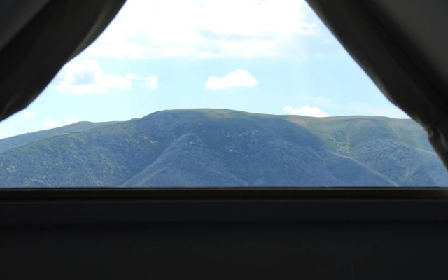 Summit Ridge Alpine Lodge