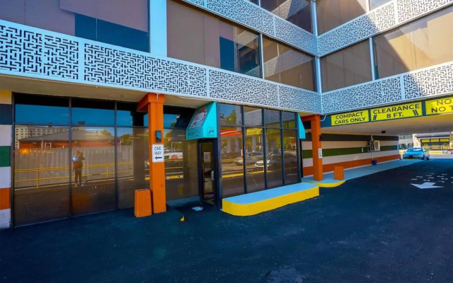 Philly Inn & Suites Hotel
