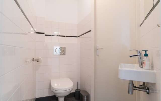 Central Hotspot Apartment