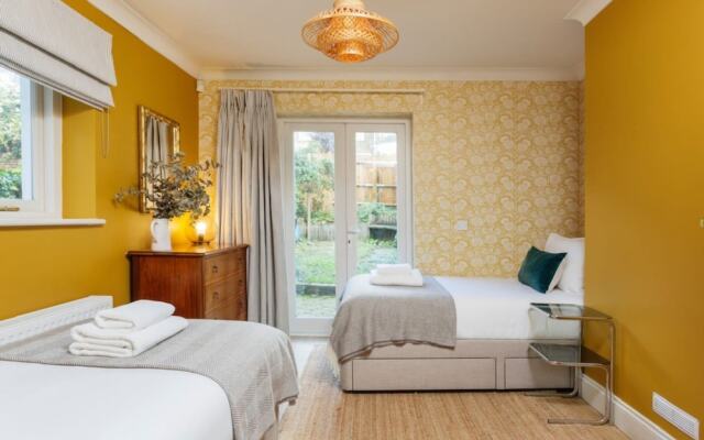 Stunning 2 Bed Apt W Garden in Clapham