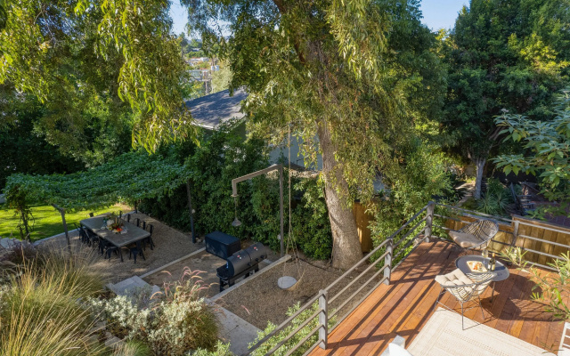 Silver Screen by Avantstay Luxe Backyard Escape