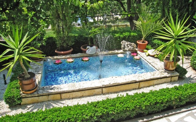 Large Apartment in Summer House Villa