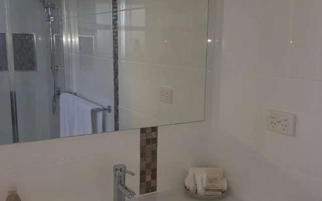 Grovely House Bed & Breakfast