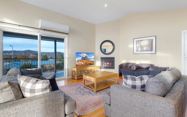 Alpine Retreat 107A Gippsland Street