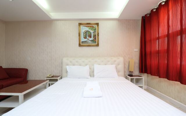 OYO 128 Avy Hotel