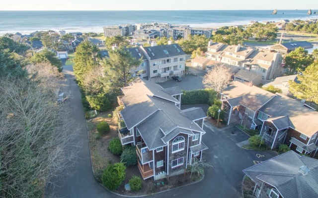 Tolovana Sands 3 Br condo by RedAwning