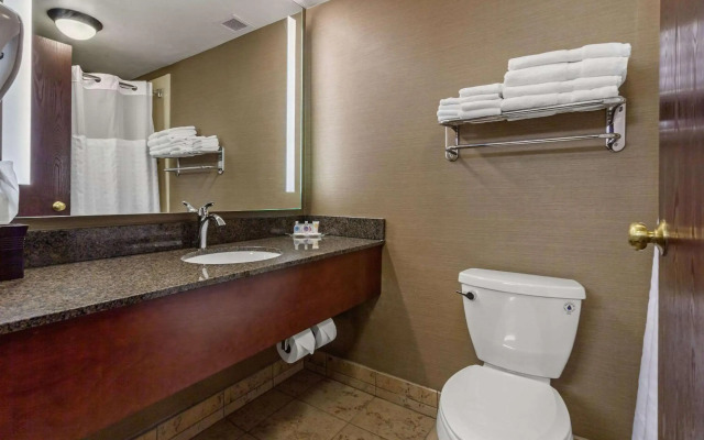 Comfort Suites