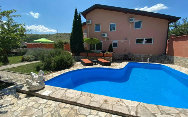 Private Riverside Villa Silvia