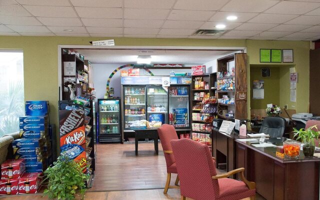 Cocomo Inn and Suites