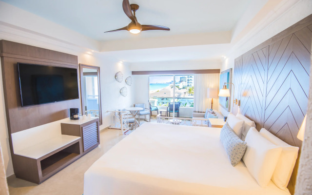 Wyndham Alltra Cancun All Inclusive Resort