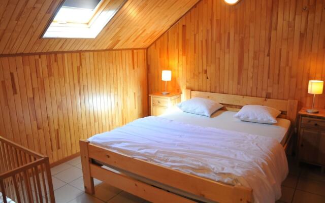 Stunning, Wooden Villa Located in Durbuy