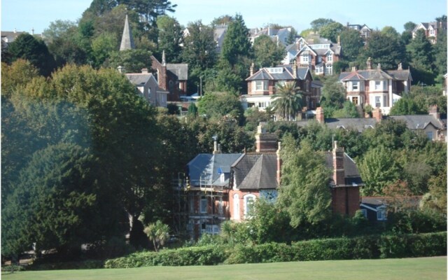 Avenue Park