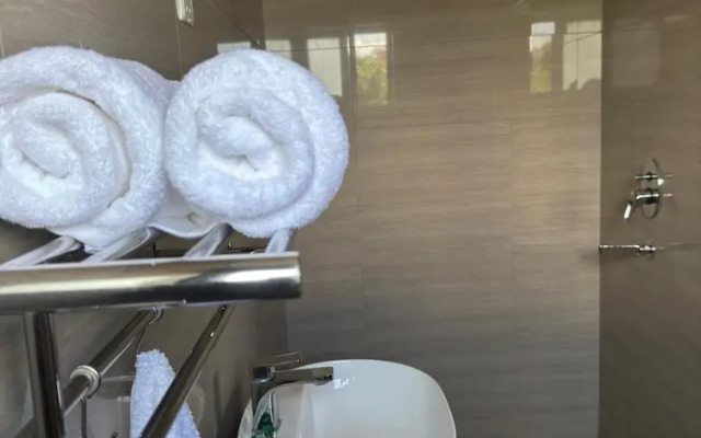 Eleganciana Lodges Ltd