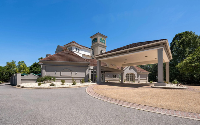 La Quinta Inn & Suites by Wyndham Raleigh Cary