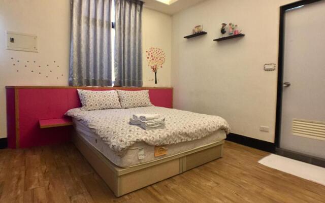 Funja Colorful Hotel