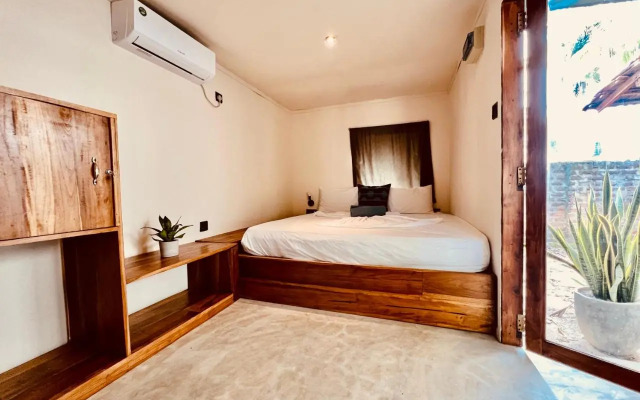 Little Lagoon Hostel