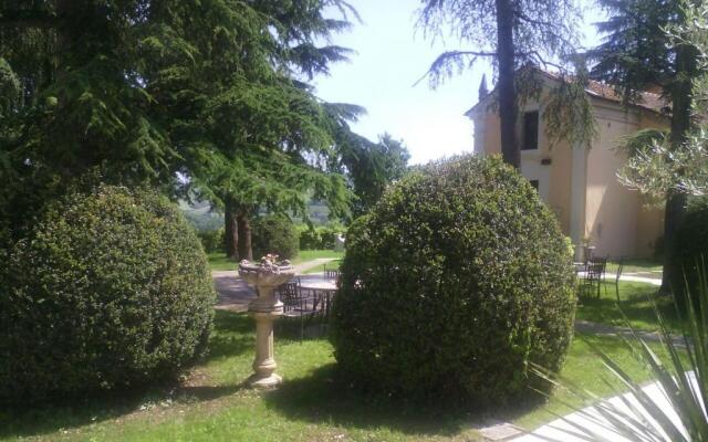 Villa Montrona RR