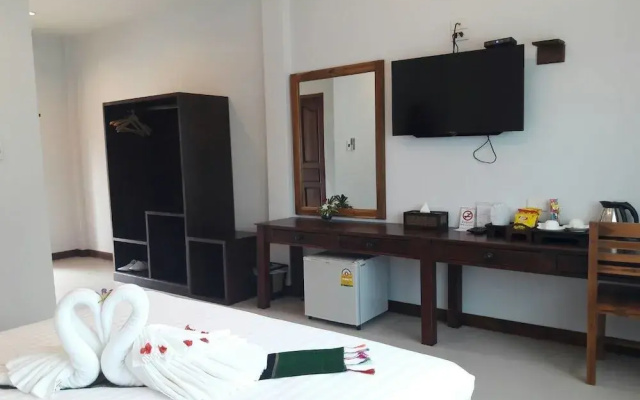 Nan Green Lake View Resort