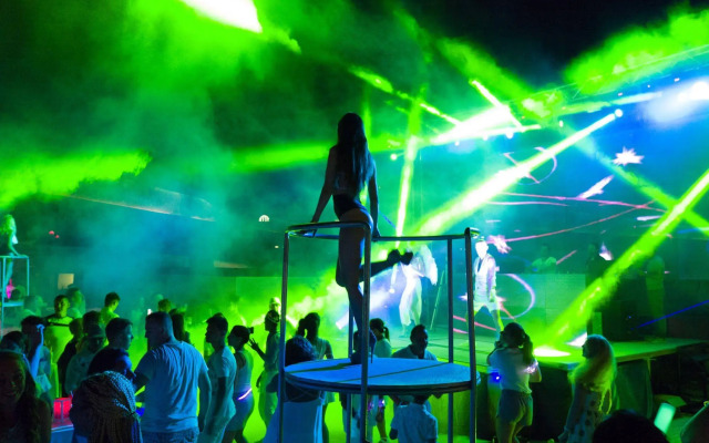 Royal Dragon Hotel – All Inclusive