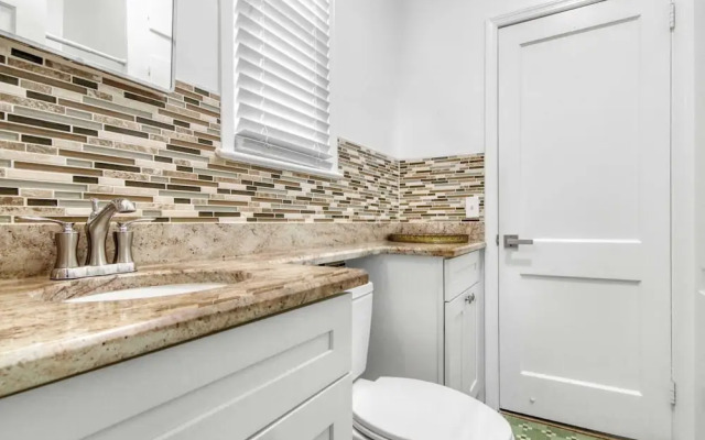 Sun, Shells and Seaspray w/ Lanai