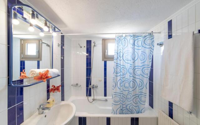 Tsifliki Beach House