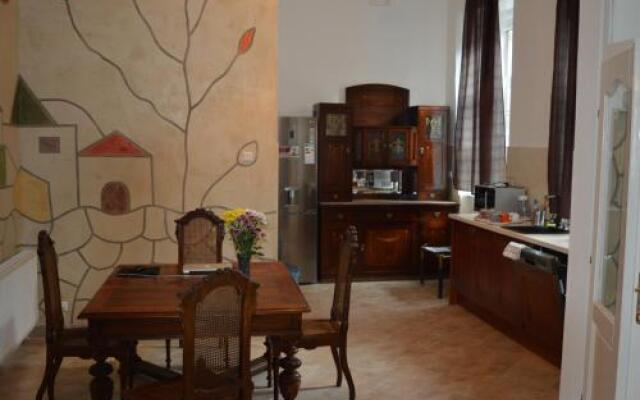 Flower Apartment