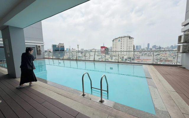 The Crown Luxury 4BR Penthouse – Pool – Ho Chi Minh City