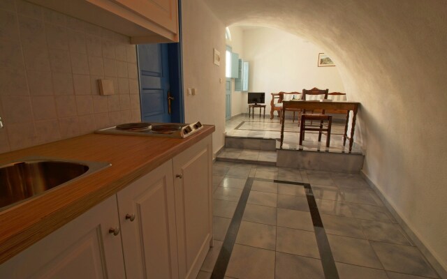 Aethrio Sunset Village Hotel