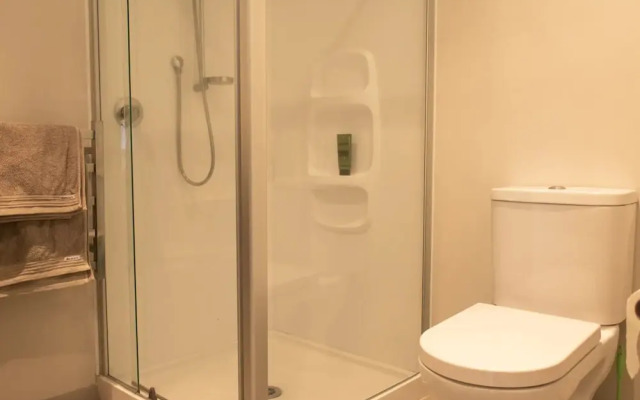 Leafy Beach Haven Retreat 1 Bedroom Close To CBD