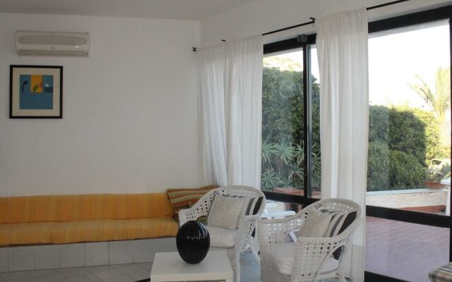 Belvilla by OYO Villa Eirene