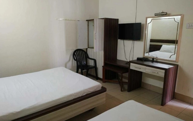 Iroomz Sri Balaji Residency