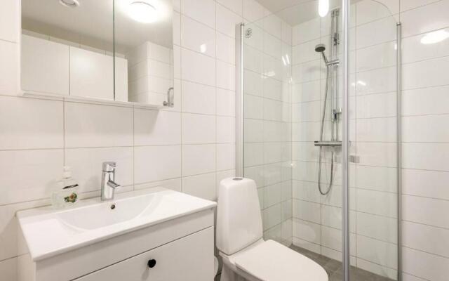 Luxury Business Studio Apartment - Garden View
