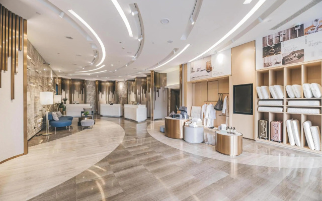 Elong Hotel Shanghai Pudong Jinqiao LaLaport。