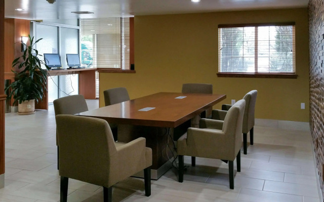 Country Inn & Suites by Radisson, Delta Park North Portland