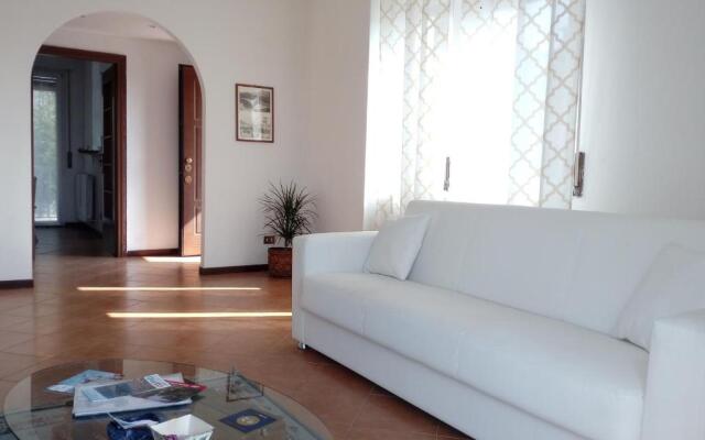 Como Ricky Apartment