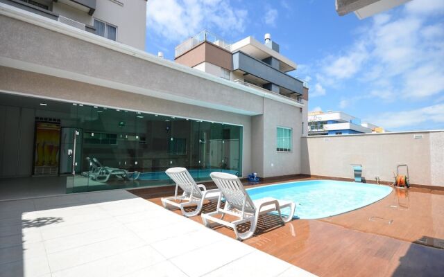 Casa 05 Dormitórios na Praia de Bombas